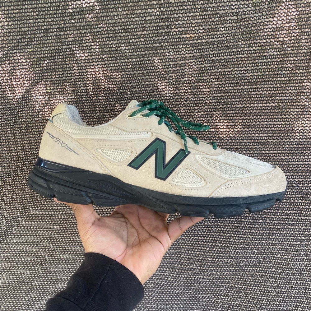 New Balance Sneakers in Cream and Green